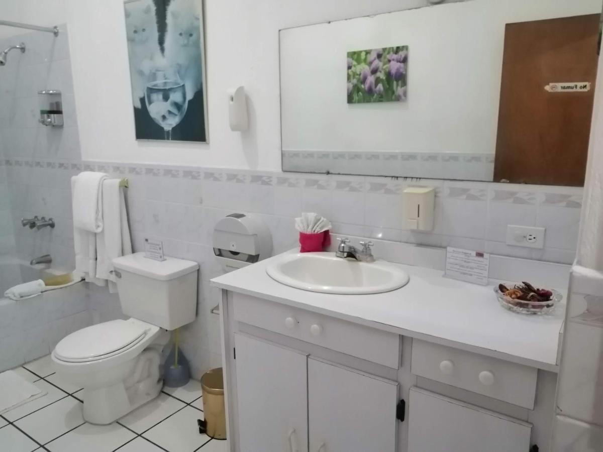 Novohostal B&B Guatemala City Bagian luar foto