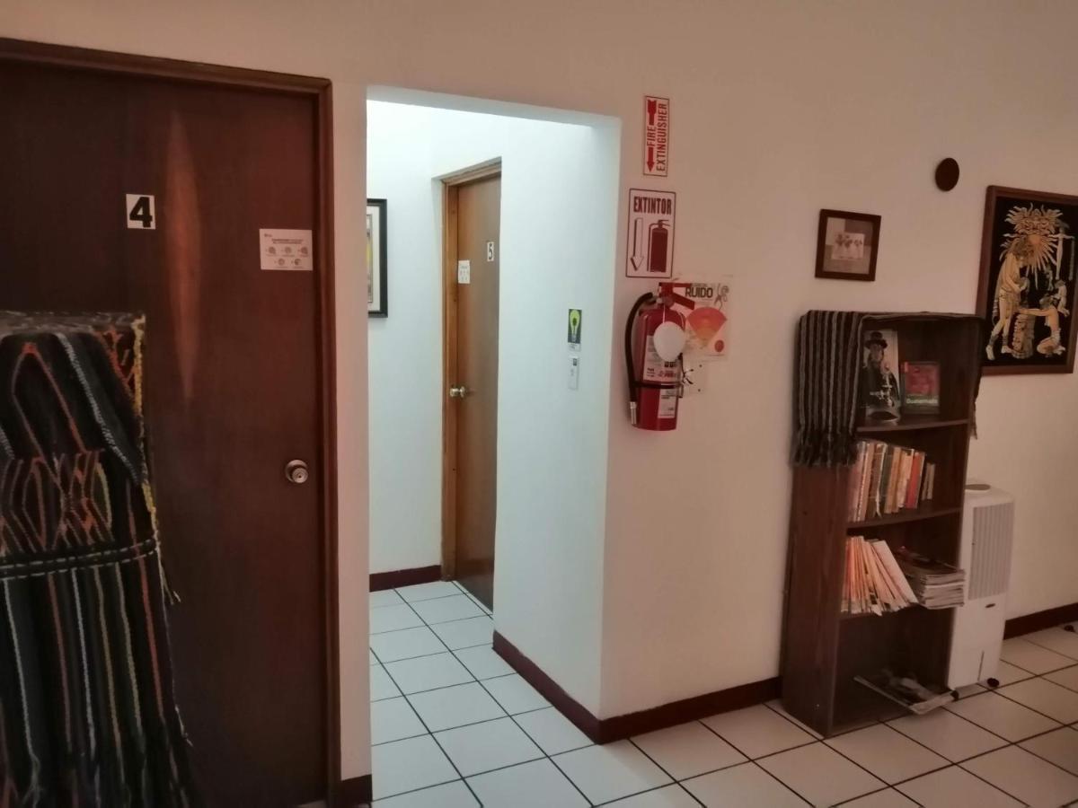 Novohostal B&B Guatemala City Bagian luar foto