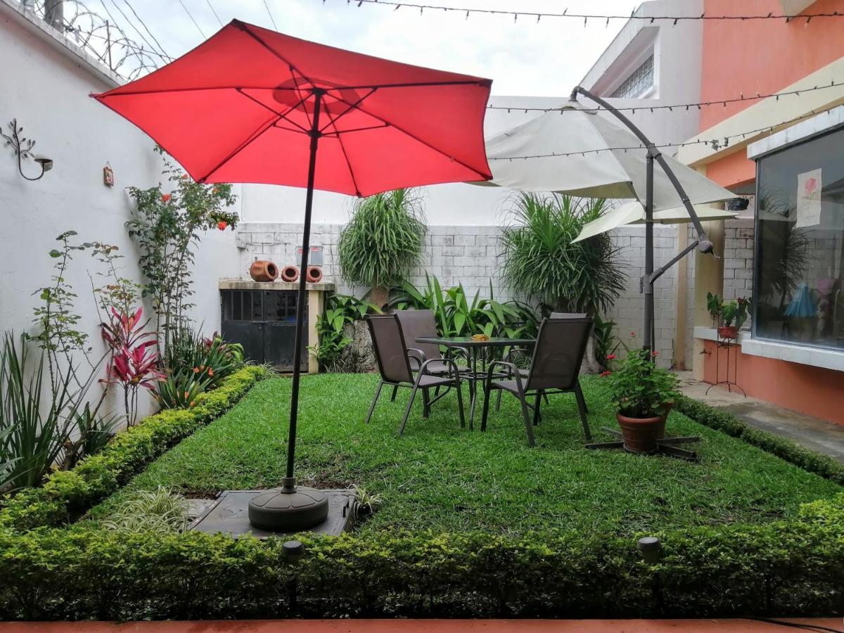 Novohostal B&B Guatemala City Bagian luar foto