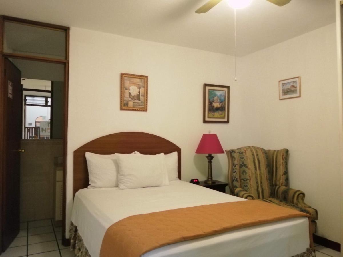Novohostal B&B Guatemala City Bagian luar foto
