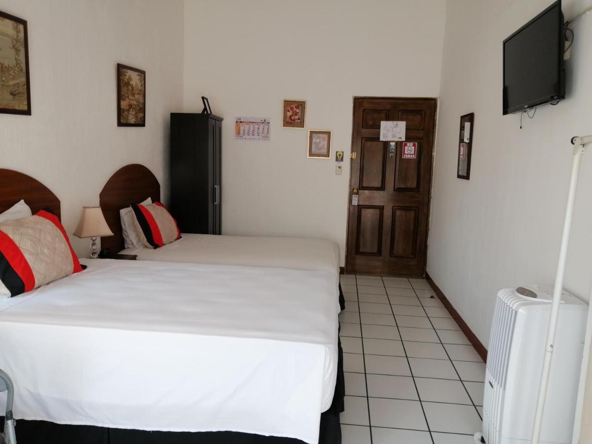 Novohostal B&B Guatemala City Bagian luar foto