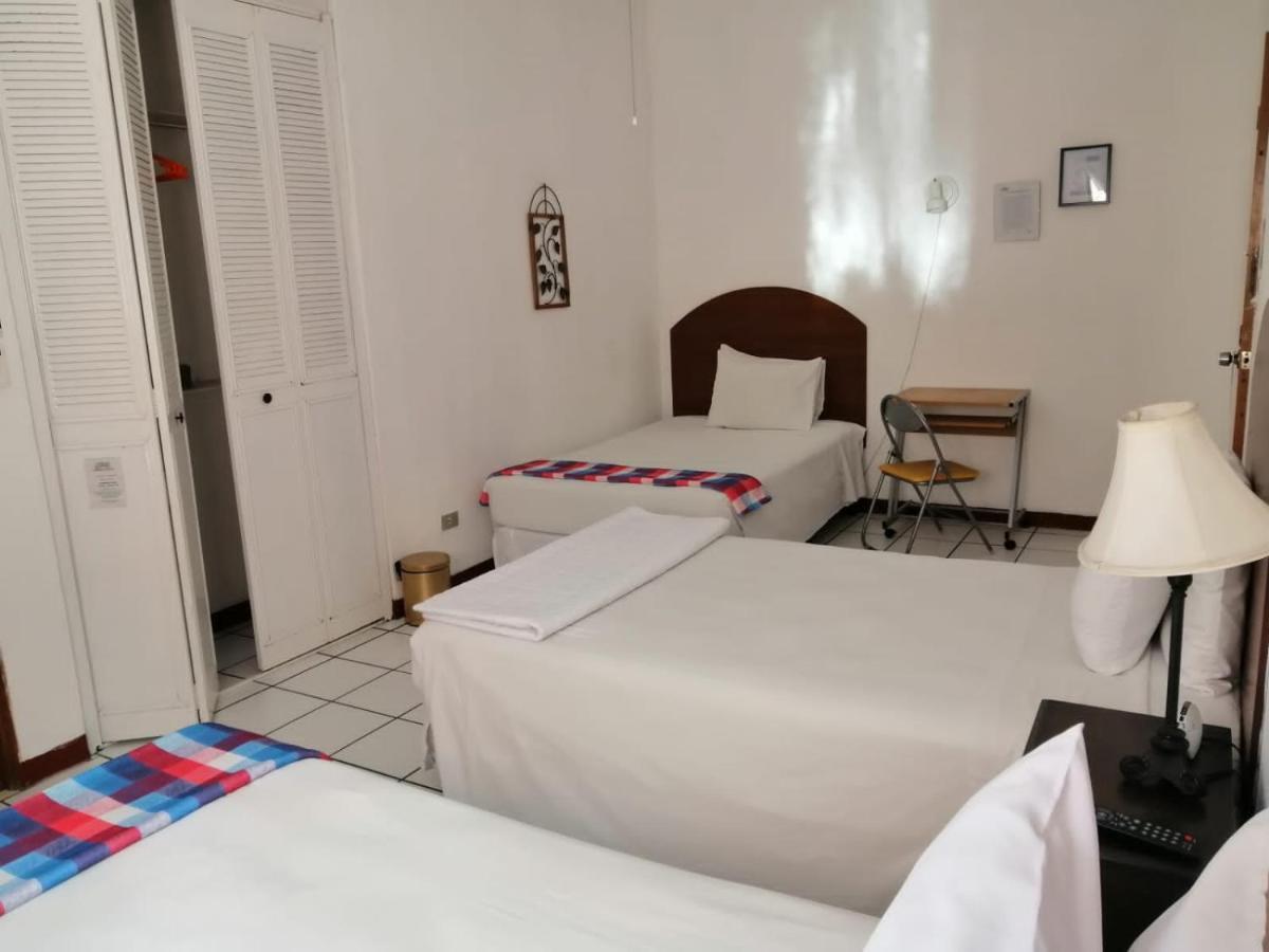 Novohostal B&B Guatemala City Bagian luar foto