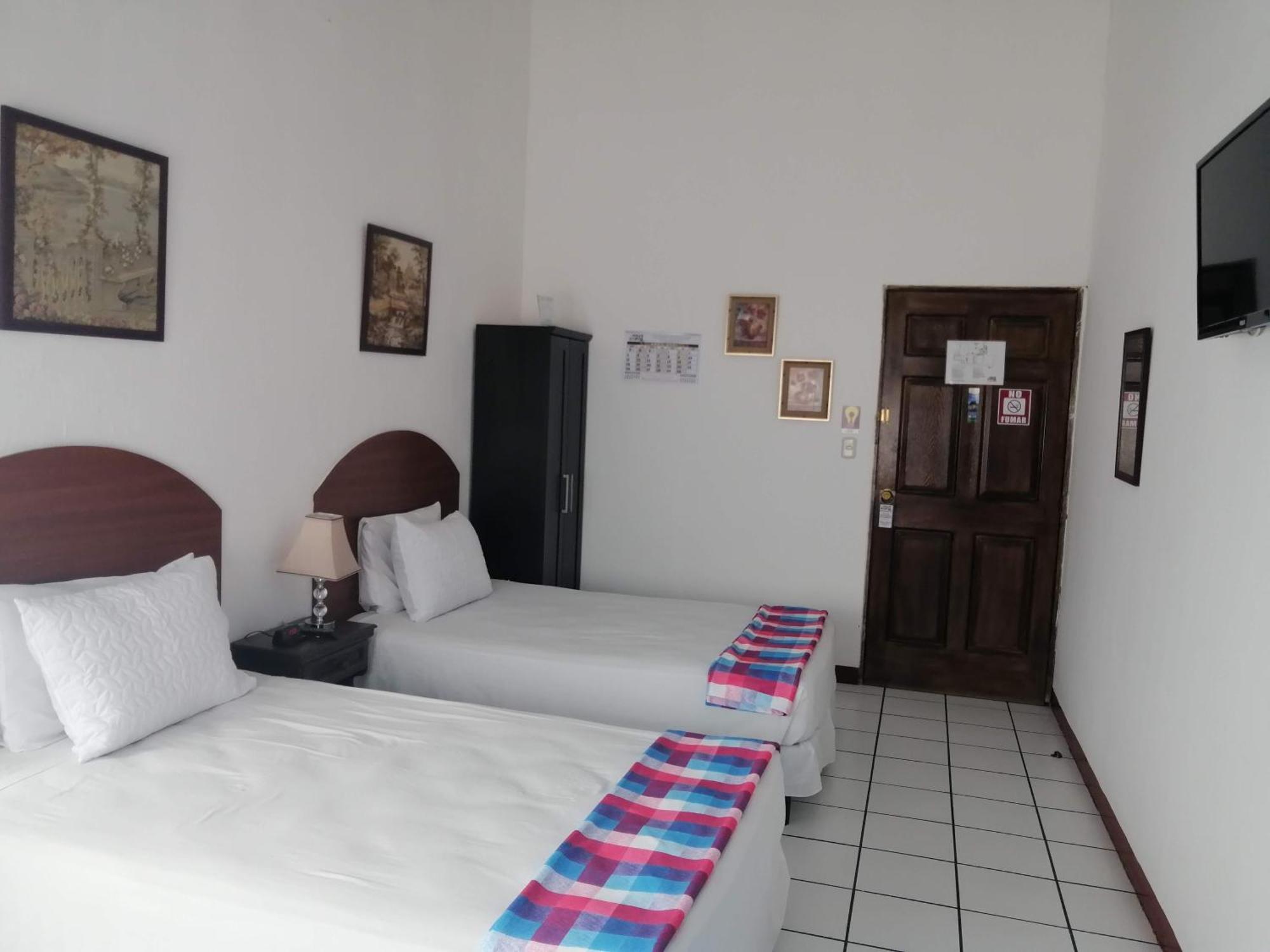 Novohostal B&B Guatemala City Bagian luar foto