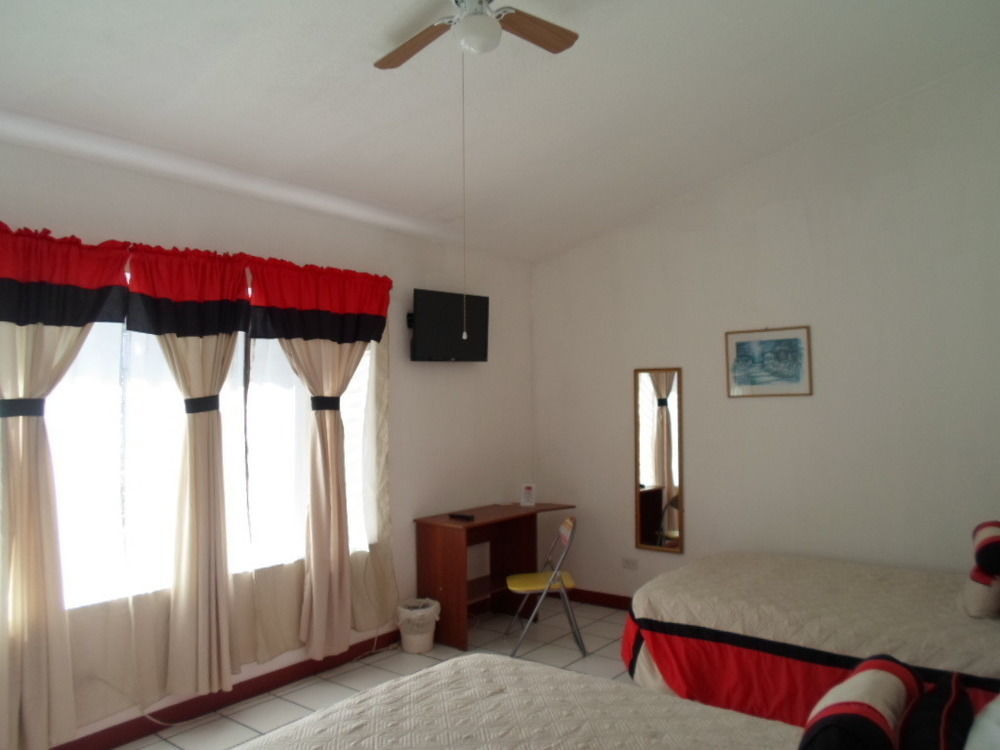 Novohostal B&B Guatemala City Bagian luar foto