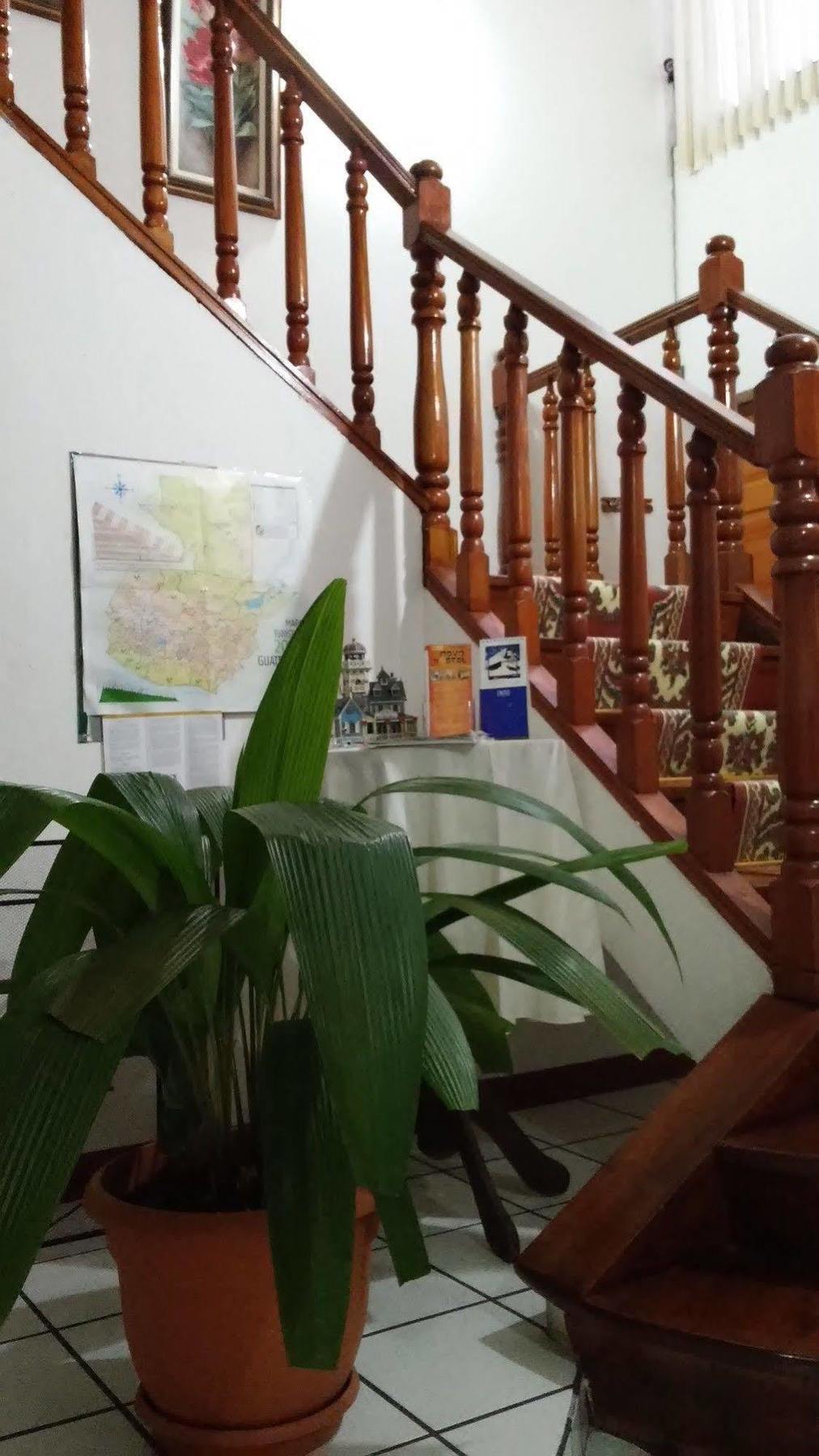 Novohostal B&B Guatemala City Bagian luar foto