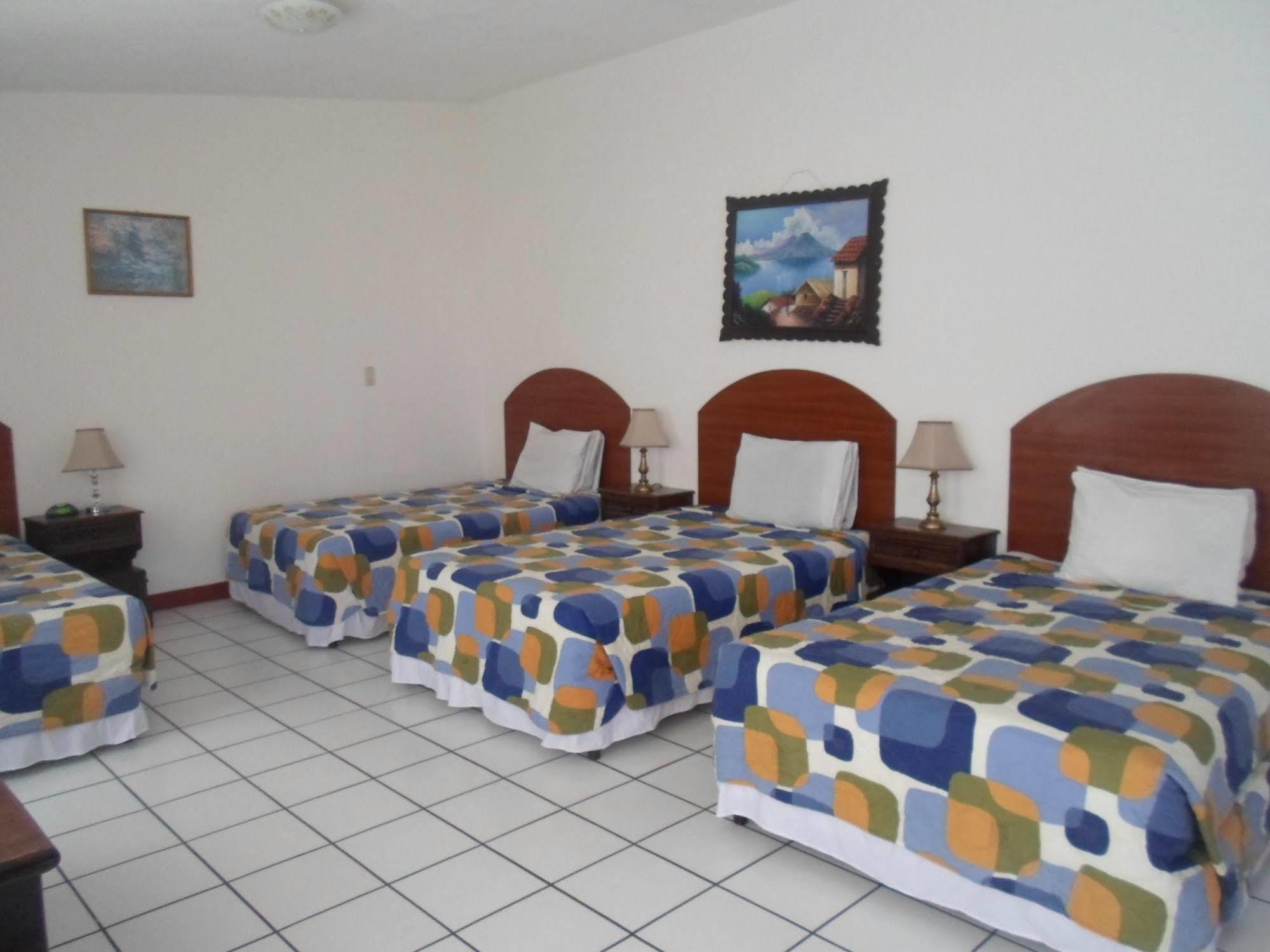 Novohostal B&B Guatemala City Bagian luar foto