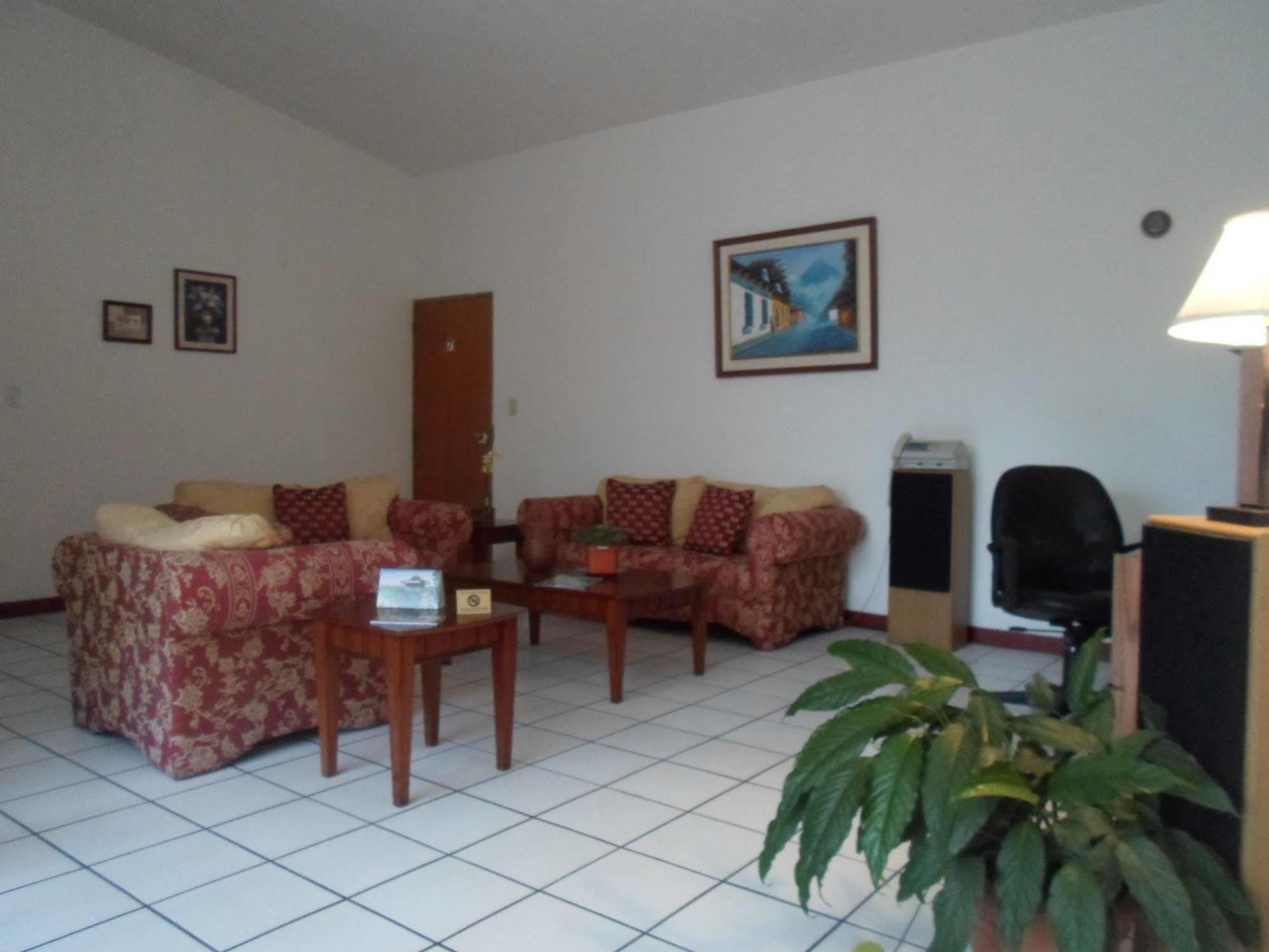 Novohostal B&B Guatemala City Bagian luar foto