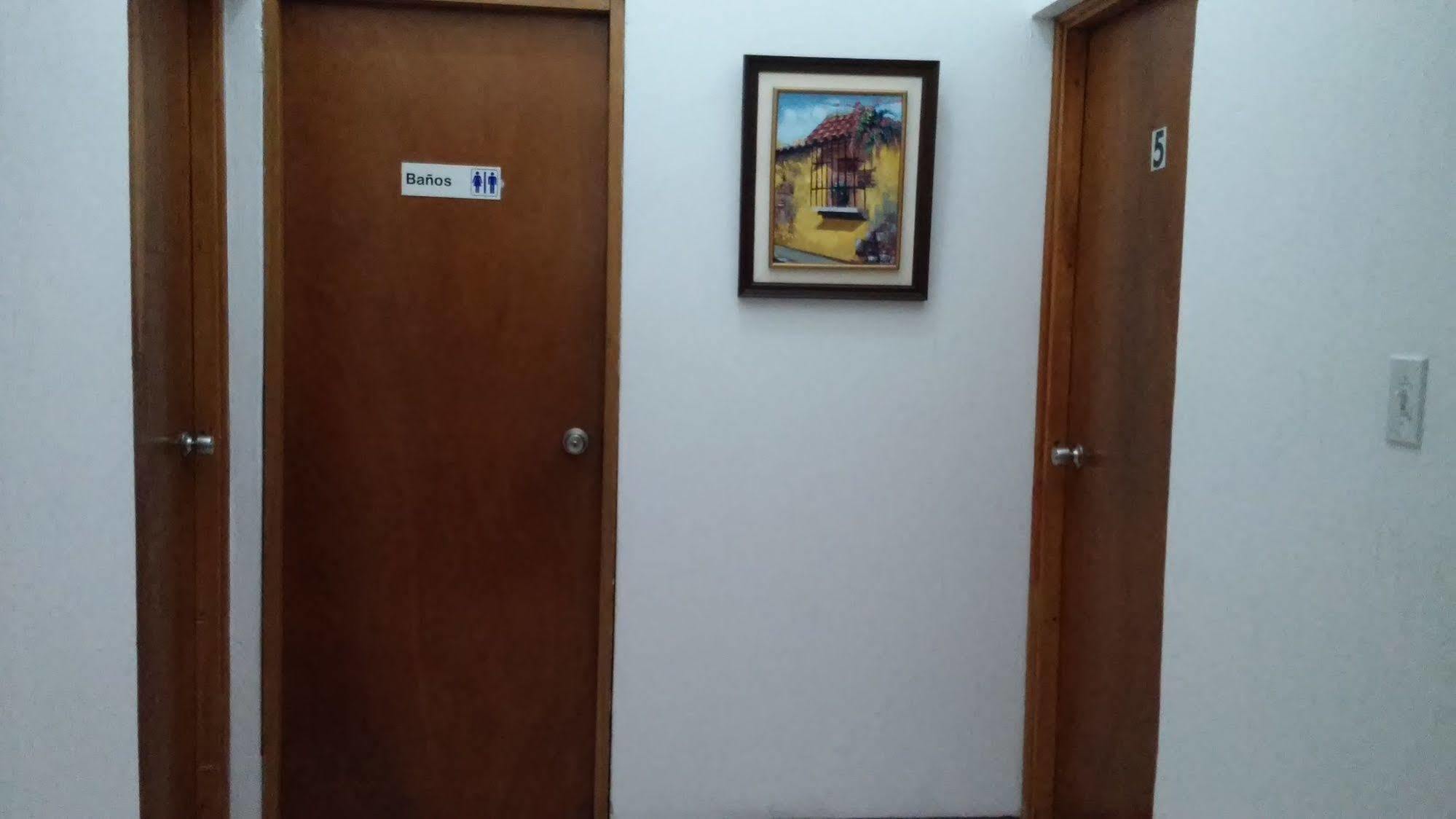 Novohostal B&B Guatemala City Bagian luar foto